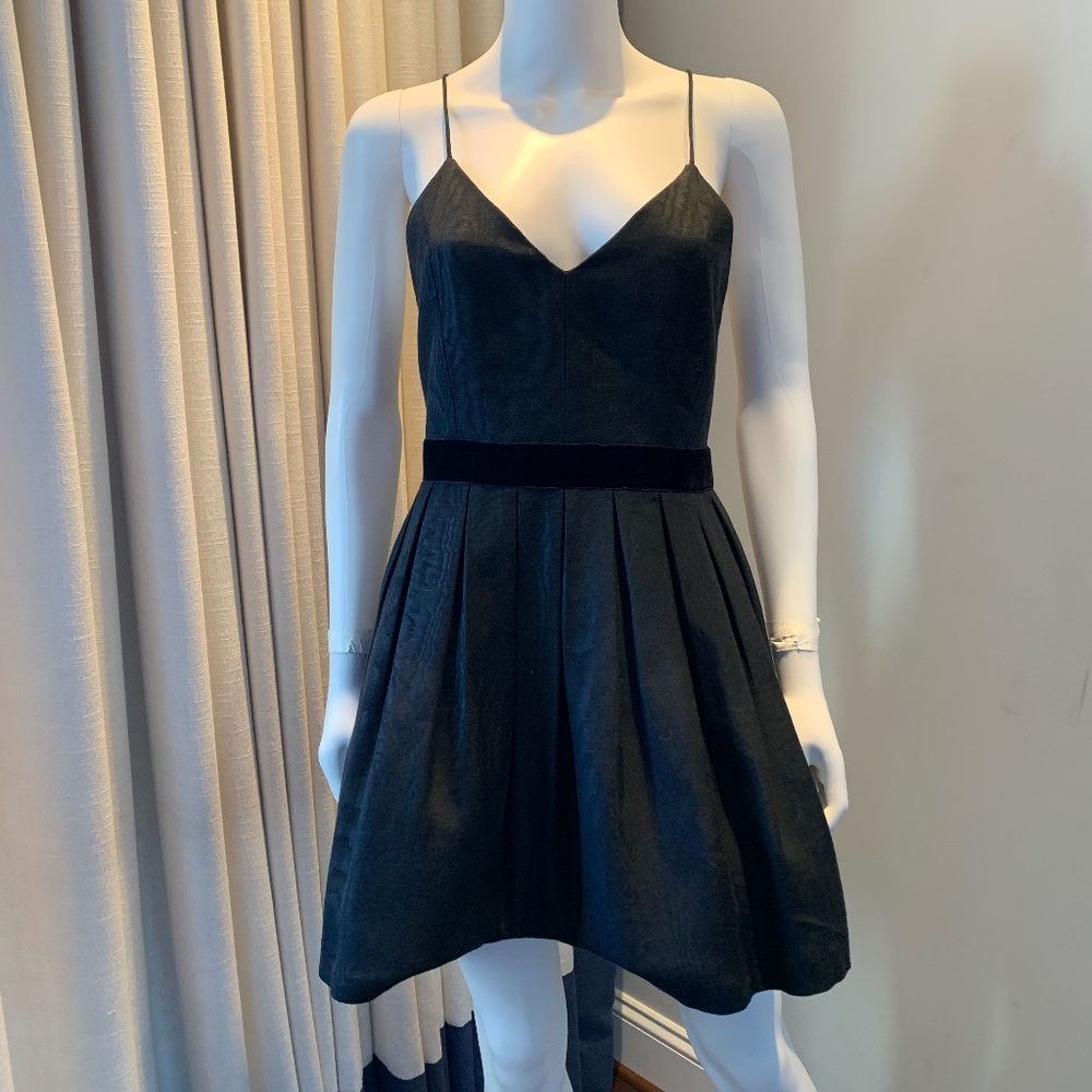 ALICE + OLIVIA Velvet-trimmed pleated cotton mini dress - size 6